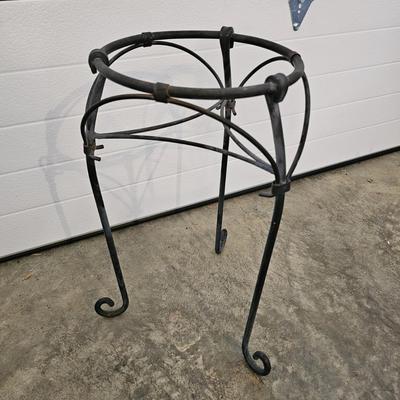 Assorted Pots & Plant Stands (G-JS)