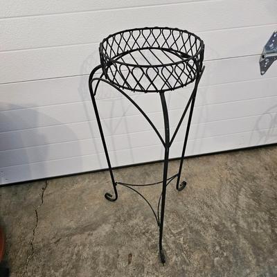 Assorted Pots & Plant Stands (G-JS)