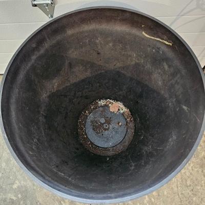 Assorted Pots & Plant Stands (G-JS)