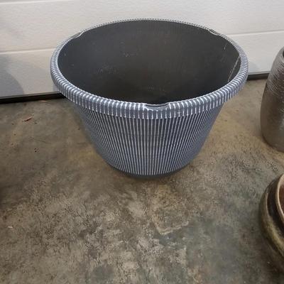 Assorted Pots & Plant Stands (G-JS)