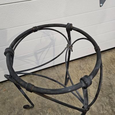 Assorted Pots & Plant Stands (G-JS)