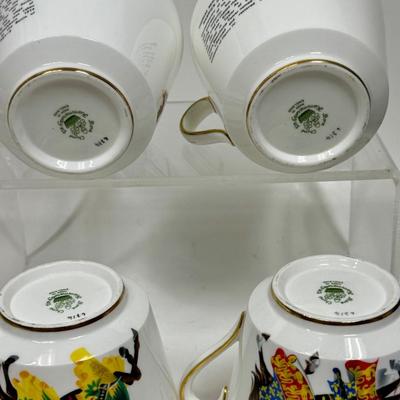 4 England Oversize Porcelain Coffee Cups / Mugs with gold trim - Knights