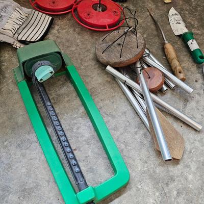 Hand Gardening Tools & More (G-JS)
