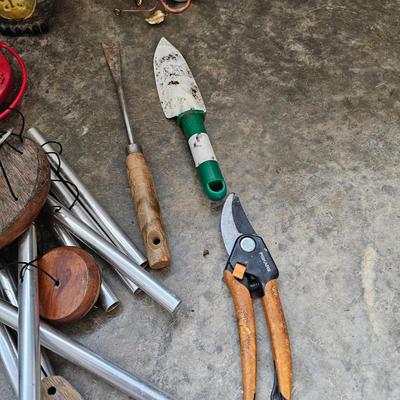 Hand Gardening Tools & More (G-JS)