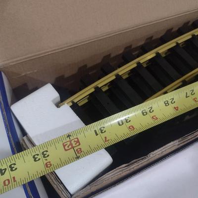USA Trains Curved Track 10' Diameter 12pcs Equals Full Circle