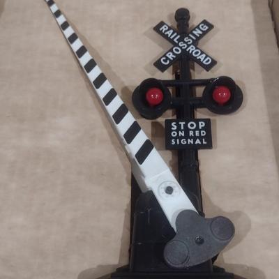 Lionell Automatic Crossing Gate and Signal Scale Model