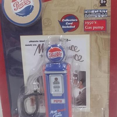 Scale Model Replica 1950's Gas Pump Pepsi-Cola Advertising