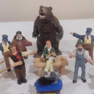 Scale Model People and Animals (D)