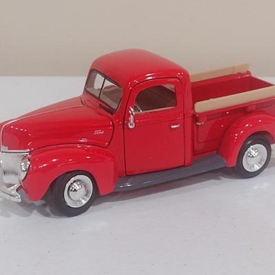Scale Model 1940 Ford Pick Up Truck (E)