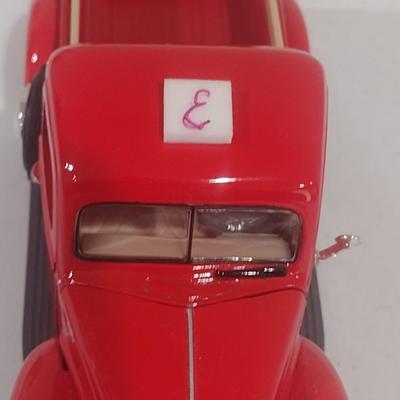 Scale Model 1940 Ford Pick Up Truck (E)