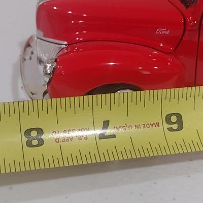 Scale Model 1940 Ford Pick Up Truck (E)