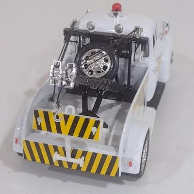 Scale Model 1952 Chevrolet Road Service Wrecker (G)