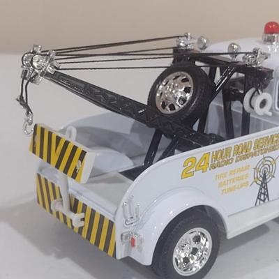 Scale Model 1952 Chevrolet Road Service Wrecker (G)