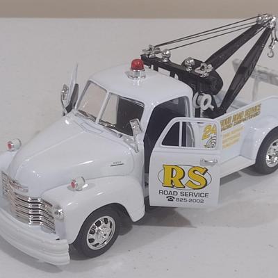 Scale Model 1952 Chevrolet Road Service Wrecker (G)