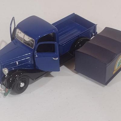 Scale Model 1937 Ford Pick Up Truck Sunny Farms (H)