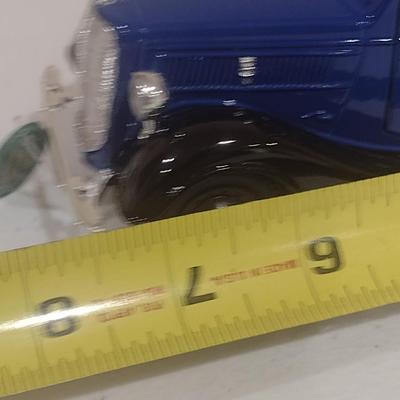 Scale Model 1937 Ford Pick Up Truck Sunny Farms (H)