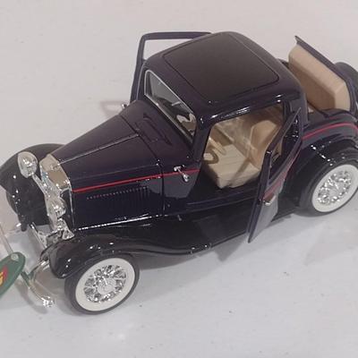 Scale Model 1932 Ford Coupe (I)