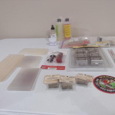 Collection of Model Train Repair and Accessory Pieces (L)