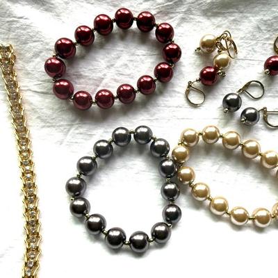 Stretch beaded bracelets/earrings/Austrian Crystal gold bracelet