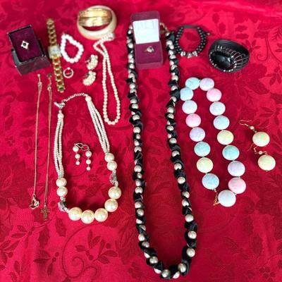 Pearls, necklaces, earrings, watches, rings
