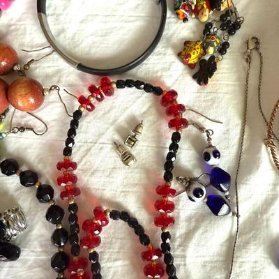 Vintage Jewelry, large lot