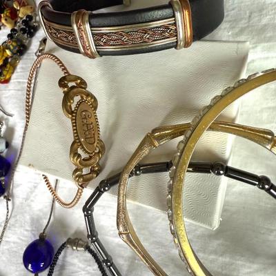 Vintage Jewelry, large lot