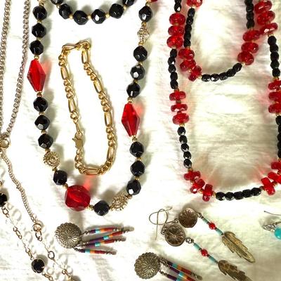 Vintage Jewelry, large lot