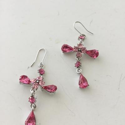 Unmarked pink rhinestone dangle earrings