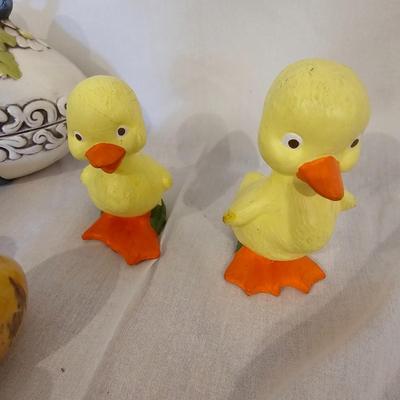 Spring/Easter Home Decor Includes Marble Stone Eggs (G-JS)