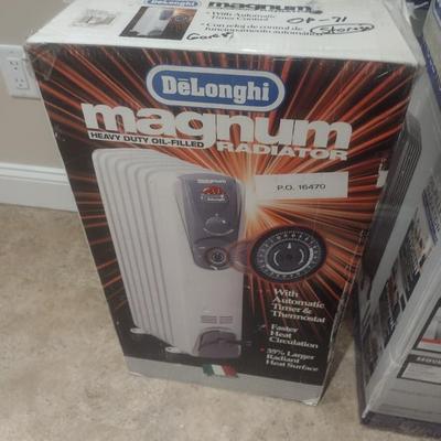 DeLonghi Magnum Heavy Duty Radiator Style Space Heater