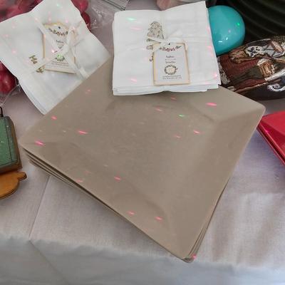 Mega Christmas Decor & Wrap (G-JS)