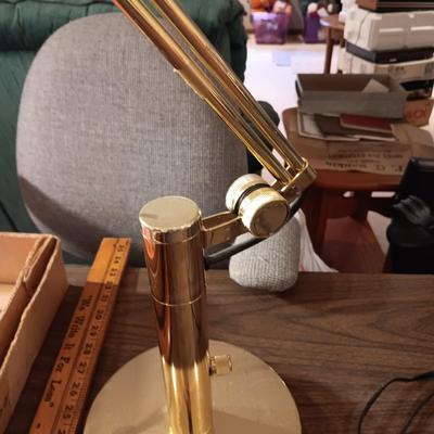 BRASS TONE ADJUSTABLE DESK LAMP AND A LARGE BOX OF OFFICE SUPPLIES