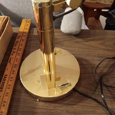 BRASS TONE ADJUSTABLE DESK LAMP AND A LARGE BOX OF OFFICE SUPPLIES