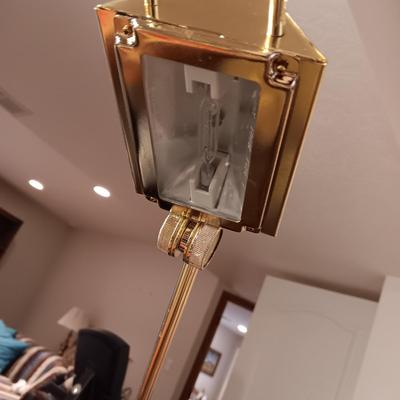 BRASS TONE ADJUSTABLE DESK LAMP AND A LARGE BOX OF OFFICE SUPPLIES