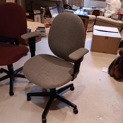 2 DESK CHAIRS