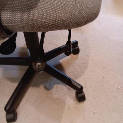 2 DESK CHAIRS