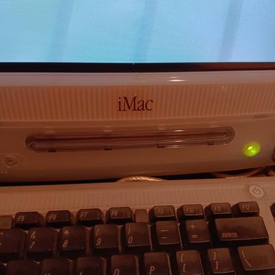 VINTAGE APPLE iMac WITH MOUSE, KEYBOARD, START UP INSTRUCTIONS