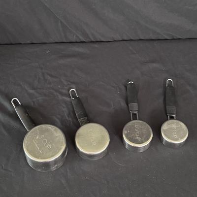 Cuisinart SmartPower 3-Speed Electronic Hand Mixer, Real Home Serving Dishes, and more! (K-DZ)