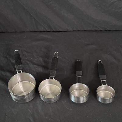 Cuisinart SmartPower 3-Speed Electronic Hand Mixer, Real Home Serving Dishes, and more! (K-DZ)