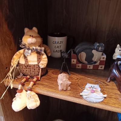 COLLECTIBLE AND KNICK KNACK KITTY CATS