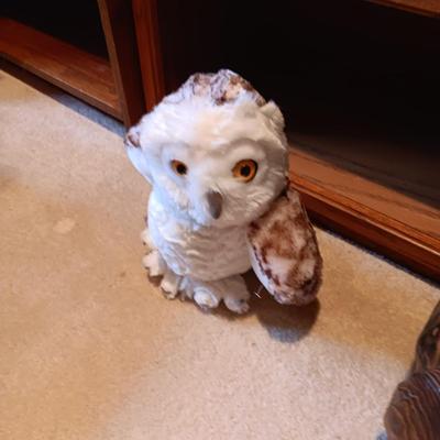 WOODEN CARVED OWL, PICTURE AND PLUSH OWLS PLUS A WALL CLOCK