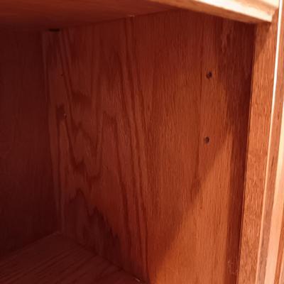 2 MATCHING WOODEN BOOKSHELVES WITH ADJUSTABLE SHELVES (BOOKS NOT INCLUDED)