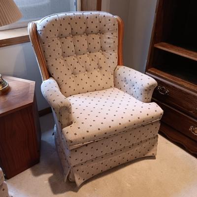 2 CLEAN SWIVEL ROCKING CHAIRS, DANISH? OCTAGON SIDE TABLE W/CABINET AND A TABLE LAMP