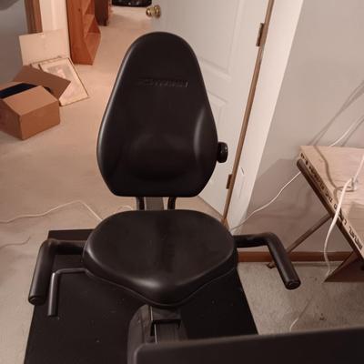SCHWINN 217P V FORCE RECUMBENT EXERCISE BIKE W/16 LEVELS OF MAGNETIC RESISTANCE PLUS FLOOR PAD