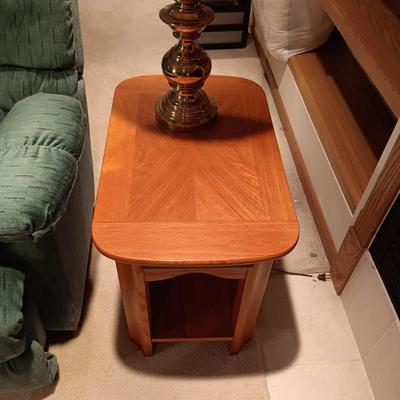 LA Z BOY LAZY BOY RECLINER, WOODEN SIDE TABLE W/SLIDE OUT SHELF AND TABLE LAMP