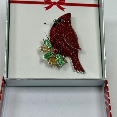 Mi Amore Christmas Holiday Cardinal Bird Brooch-Pin Red & Green