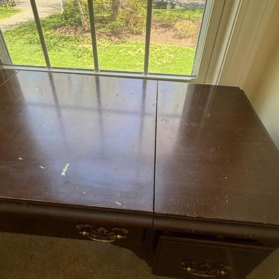 Beautiful vanity with flip top