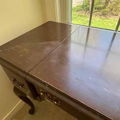 Beautiful vanity with flip top