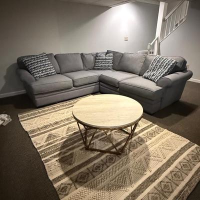 Round coffee table