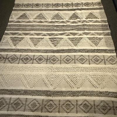 Safavieh neutral rug